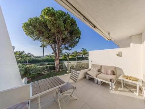 QUINTA DO LAGO - Apartamento T1 duplex renovado com VISTA MAR