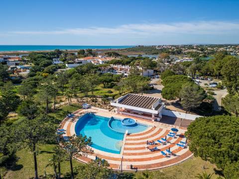 QUINTA DO LAGO - Apartamento T1 duplex renovado com VISTA MAR