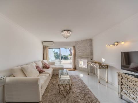 QUINTA DO LAGO - Apartamento T1 duplex renovado com VISTA MAR