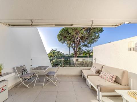 QUINTA DO LAGO - Apartamento T1 duplex renovado com VISTA MAR