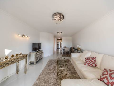 QUINTA DO LAGO - Apartamento T1 duplex renovado com VISTA MAR