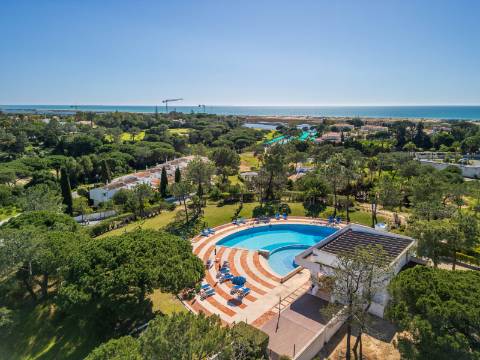 QUINTA DO LAGO - Apartamento T1 duplex renovado com VISTA MAR