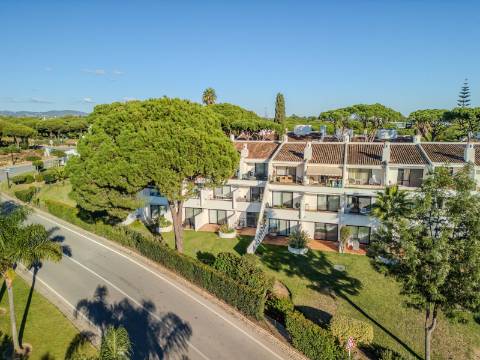 QUINTA DO LAGO - Apartamento T1 duplex renovado com VISTA MAR