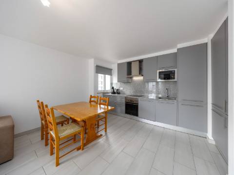 QUARTEIRA - Apartamento T1 remodelado com VISTA MAR