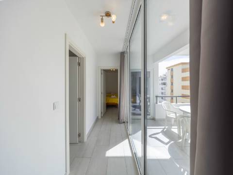 QUARTEIRA - Apartamento T1 remodelado com VISTA MAR