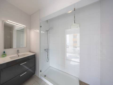 QUARTEIRA - Apartamento T1 remodelado com VISTA MAR