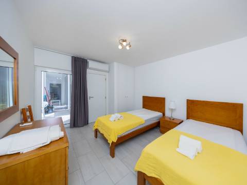 QUARTEIRA - Apartamento T1 remodelado com VISTA MAR