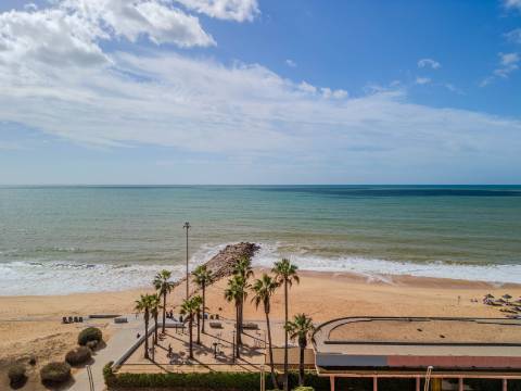 QUARTEIRA - Apartamento T1 remodelado com VISTA MAR