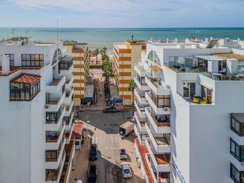 QUARTEIRA - Apartamento T1 remodelado com VISTA MAR