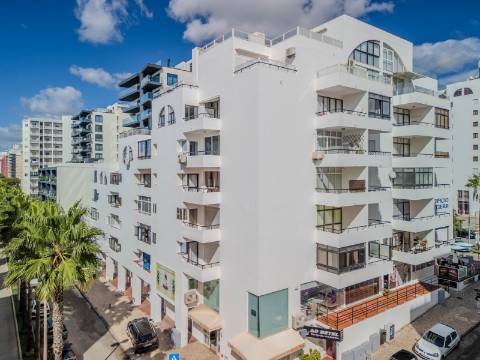 QUARTEIRA - Apartamento T1 remodelado com VISTA MAR