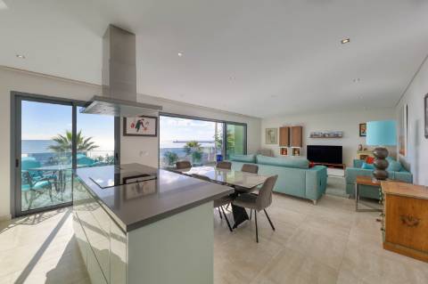 Apartamento T3 frente Mar, Quarteira