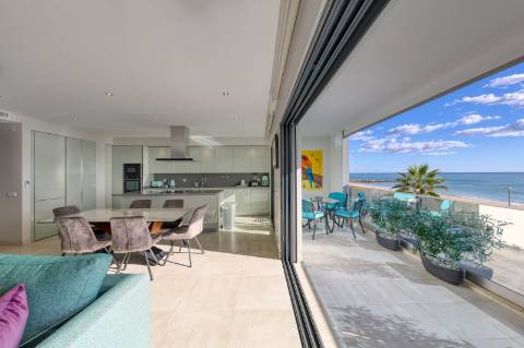 Apartamento T3 frente Mar, Quarteira