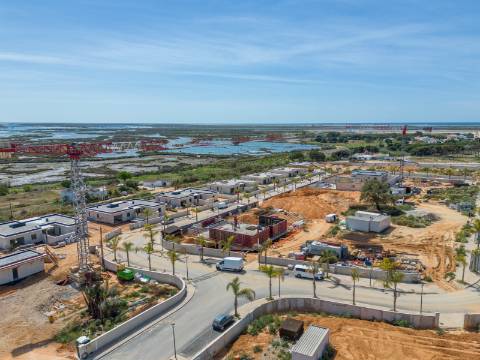 Faro - Moradia T4 em condomínio de luxo com vista para a Ria Formosa