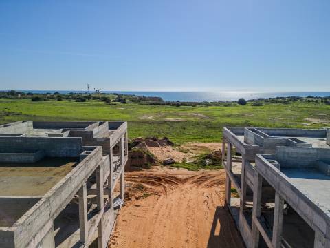 PONTA DA PIEDADE - Moradia de 4 quartos com piscina privada em condomínio de Luxo perto da PRAIA