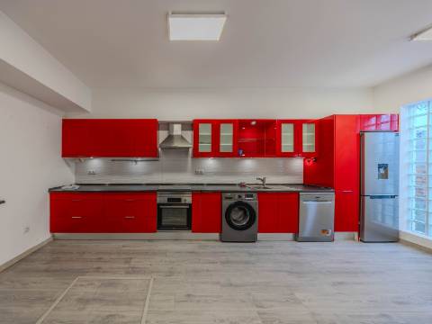 LOULÉ - Moradia com 3 Quartos em urbanização tranquila