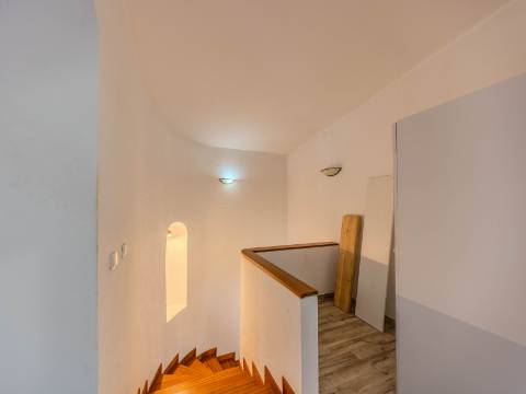 LOULÉ - Moradia com 3 Quartos em urbanização tranquila