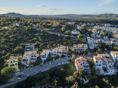 LOULÉ - Moradia com 3 Quartos em urbanização tranquila