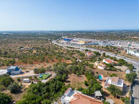 SANTA BÁRBARA DE NEXE - Moradia geminada com 4 quartos