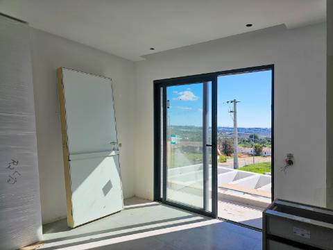Portimão - Moradia nova com piscina e VISTA para a RIA DE ALVOR