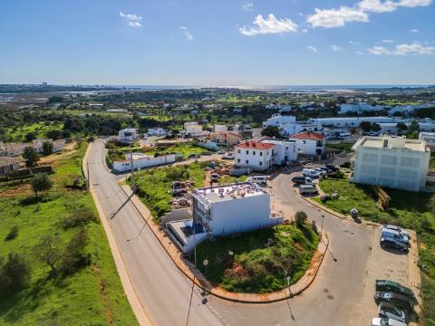 Portimão - Moradia nova com piscina e VISTA para a RIA DE ALVOR