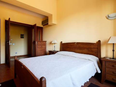 LOULÉ - Moradia de luxo com 4+1 quartos + Escritório, jardins, piscina aquecida e garagem