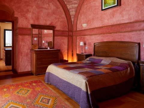 LOULÉ - Moradia de luxo com 4+1 quartos + Escritório, jardins, piscina aquecida e garagem