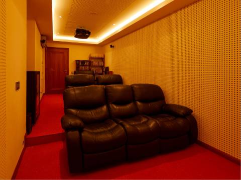 LOULÉ - Moradia de luxo com 4+1 quartos + Escritório, jardins, piscina aquecida e garagem