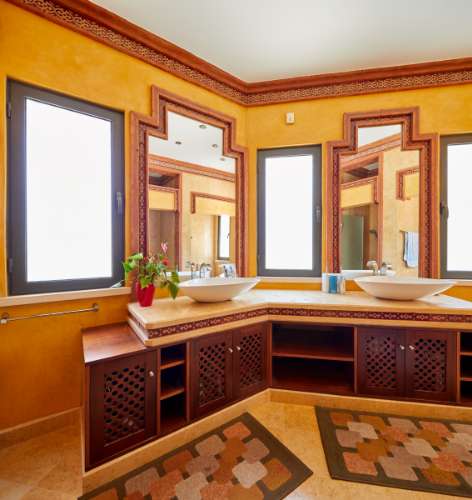 LOULÉ - Moradia de luxo com 4+1 quartos + Escritório, jardins, piscina aquecida e garagem