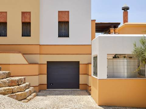 LOULÉ - Moradia de luxo com 4+1 quartos + Escritório, jardins, piscina aquecida e garagem