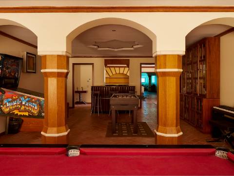 LOULÉ - Moradia de luxo com 4+1 quartos + Escritório, jardins, piscina aquecida e garagem