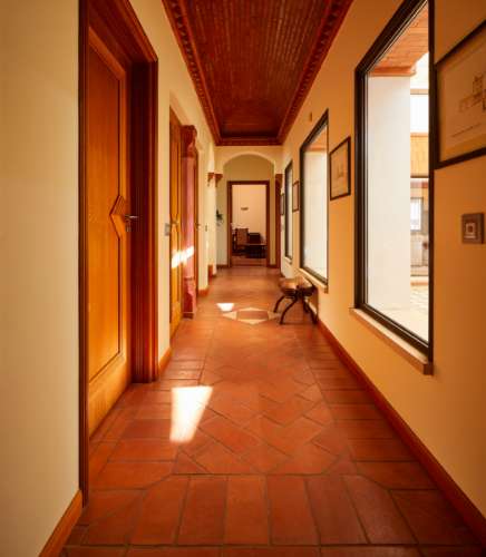 LOULÉ - Moradia de luxo com 4+1 quartos + Escritório, jardins, piscina aquecida e garagem