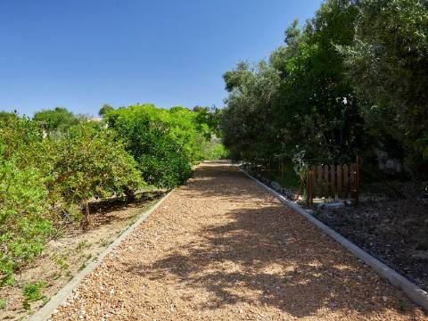 LOULÉ - Moradia de luxo com 4+1 quartos + Escritório, jardins, piscina aquecida e garagem