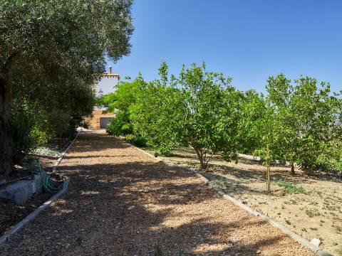 LOULÉ - Moradia de luxo com 4+1 quartos + Escritório, jardins, piscina aquecida e garagem