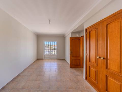 Loulé - Moradia com 3 Quartos em urbanização tranquila