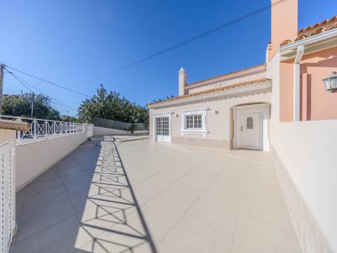 Loulé - Moradia com 3 Quartos em urbanização tranquila