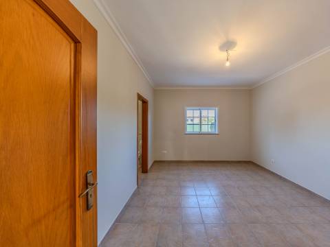 Loulé - Moradia com 3 Quartos em urbanização tranquila