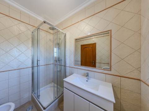 Loulé - Moradia com 3 Quartos em urbanização tranquila