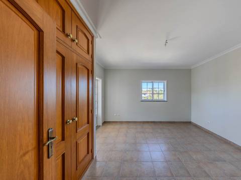 Loulé - Moradia com 3 Quartos em urbanização tranquila