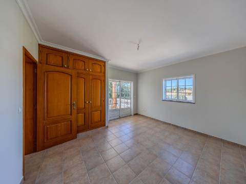 Loulé - Moradia com 3 Quartos em urbanização tranquila