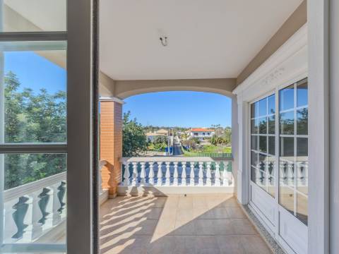 Loulé - Moradia com 3 Quartos em urbanização tranquila