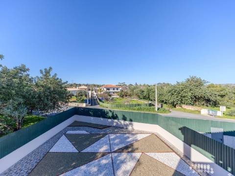 Loulé - Moradia com 3 Quartos em urbanização tranquila