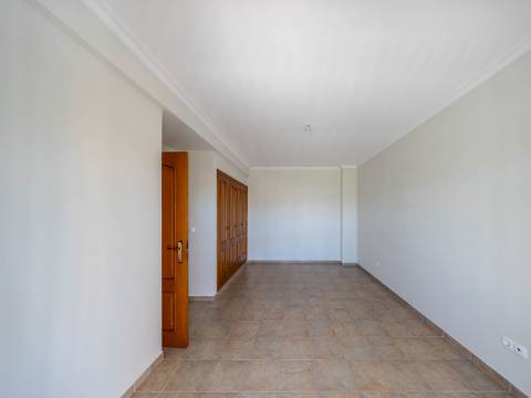 Loulé - Moradia com 3 Quartos em urbanização tranquila