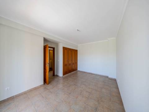 Loulé - Moradia com 3 Quartos em urbanização tranquila