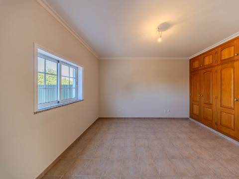 Loulé - Moradia com 3 Quartos em urbanização tranquila
