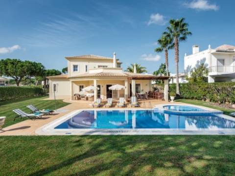 VILA SOL - Moradia de 4 Quartos em Vilamoura, Propriedade de Golfe