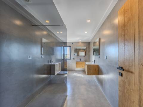 FONTE SANTA - Moradia renovada com jardim piscina próxima da PRAIA