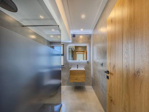 FONTE SANTA - Moradia renovada com jardim piscina próxima da PRAIA