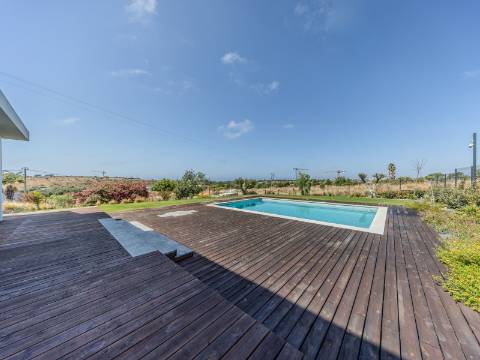 FONTE SANTA - Moradia renovada com jardim piscina próxima da PRAIA