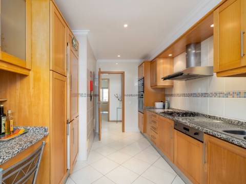 VILAMOURA - Apartamento T2 com VISTA MAR em exclusivo condomínio privado com piscina