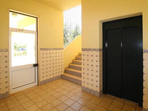 VILAMOURA - Apartamento T2 em condominio fechado, perto da MARINA